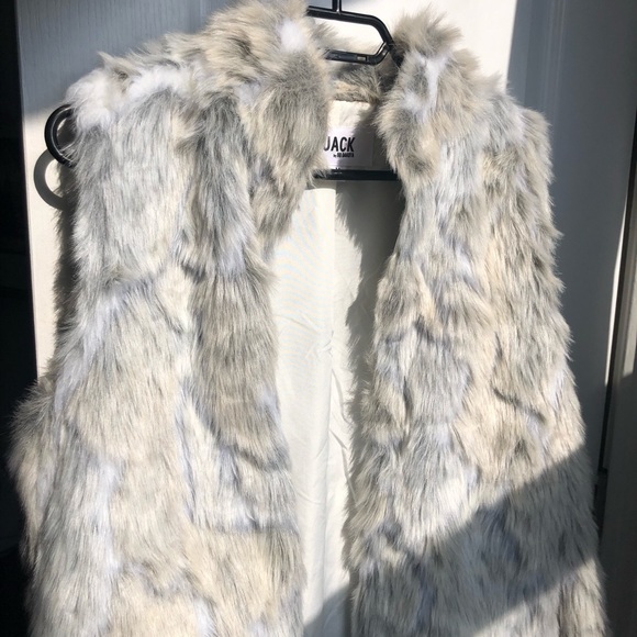Faux Fur Vest - Picture 3 of 3